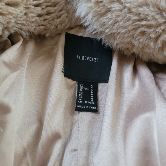 Forever 21 Cream Faux Fur Winter Jacket Preppy City Chic M - Picture 11 of 13